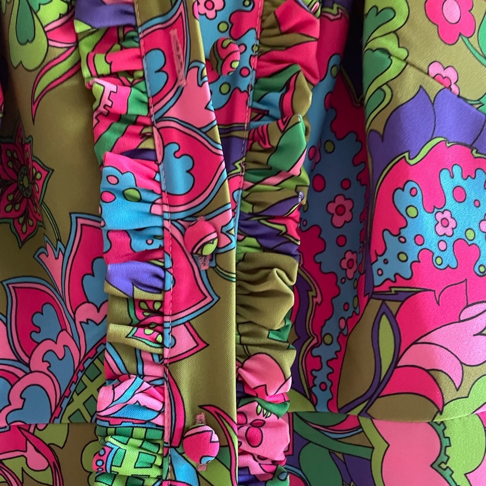 Maxi Julie Brown retro hip flower dress.